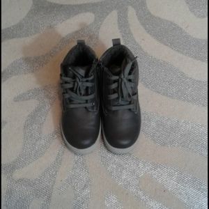 Eddie Bauer Boy boots